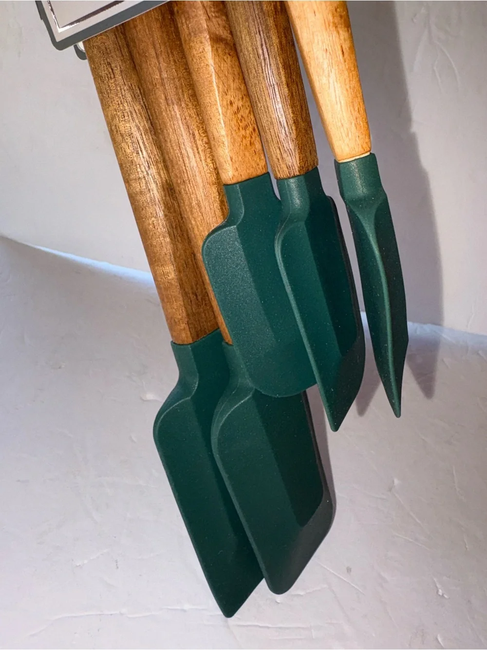NWT - Gourmet Kitchen 5pc: Green Silicone Wooden Spatula Set